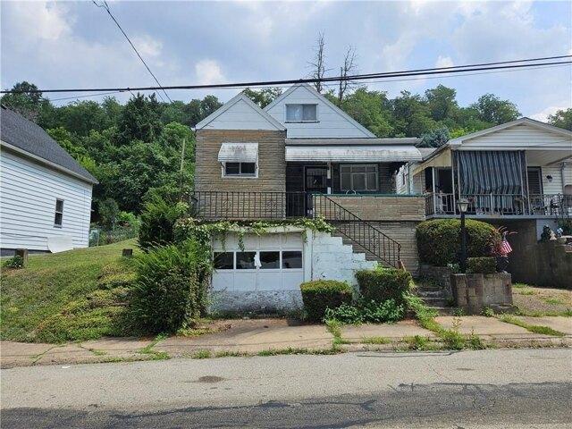 House for sale in Glassport