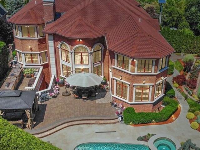 House for sale in Fort Lee, New Jersey