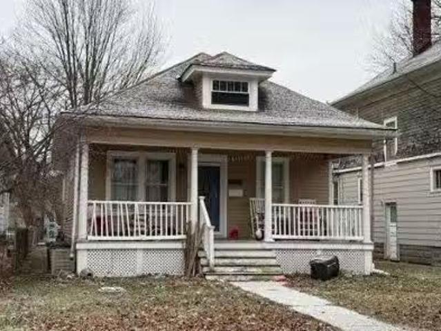 House for sale in Macomb