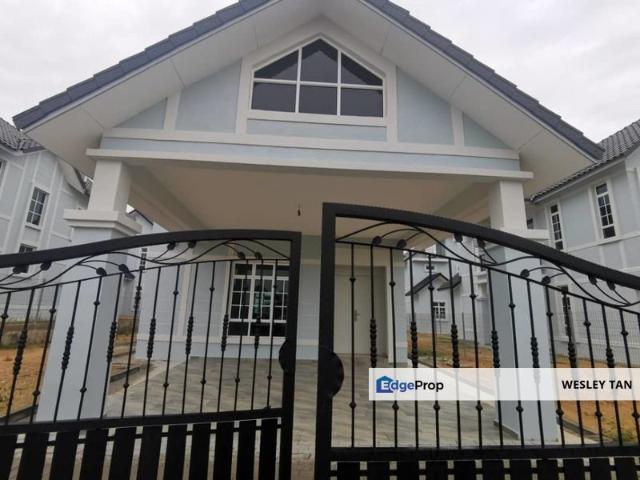 House for sale in Malaka