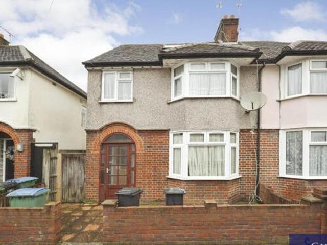 House for rent in Holywell Estate, North Watford