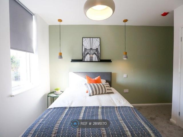 Room for rent in Claughton, Wirral