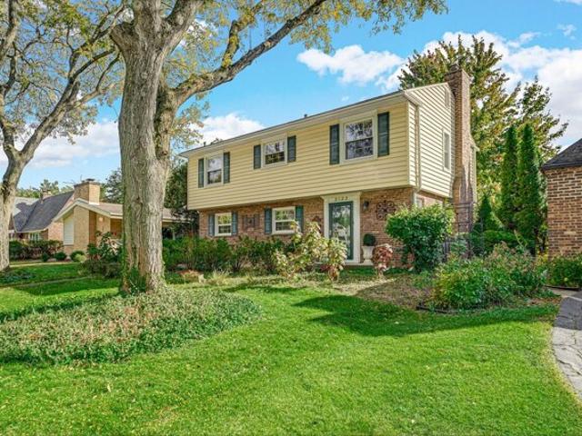 House for sale in Flossmoor, Illinois