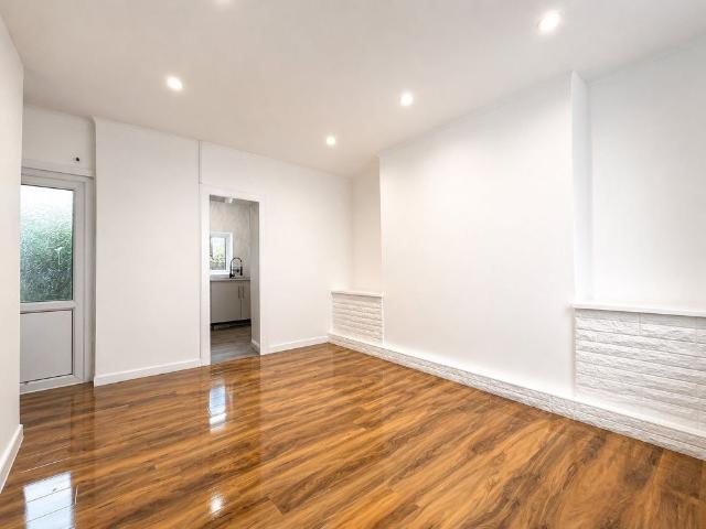 House for rent in Pontypridd, Wales