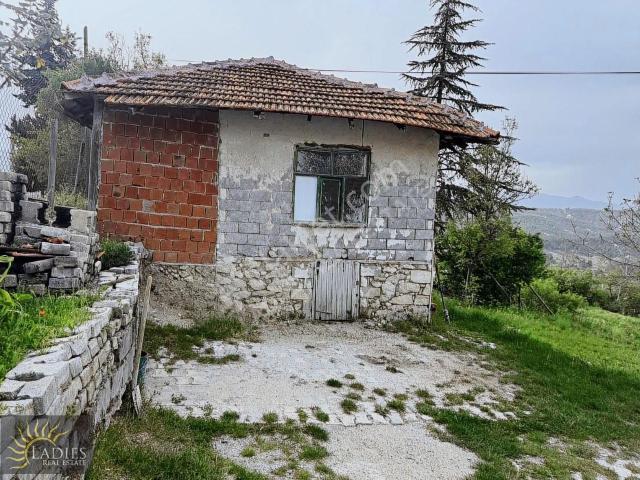 Gölhisar içerisinde satılık Villa
