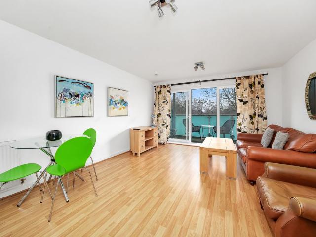 Apartment for rent in Mile End, Greater London
