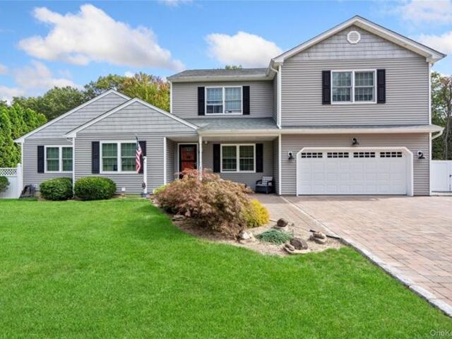House for sale in Centereach, New York