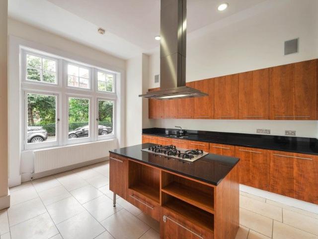 Apartment for rent in Brompton, Greater London