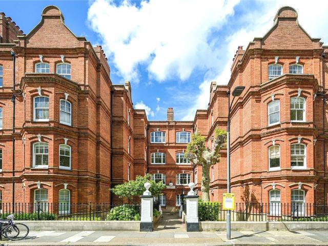 Apartment for rent in West Kensington, Greater London