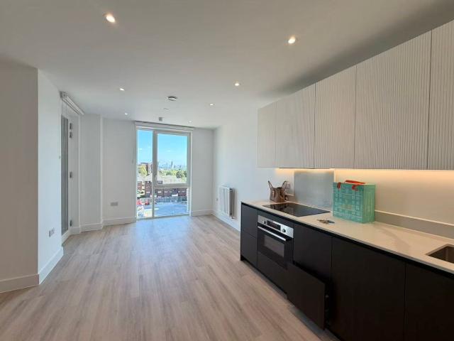 Studio for rent in London Borough of Ealing, Greater London
