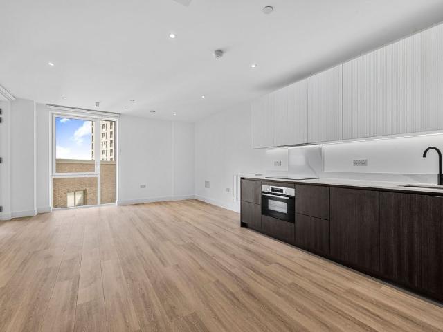 Apartment for rent in London Borough of Ealing, Greater London