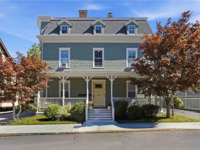 Condo for sale in Newport, Newport County
