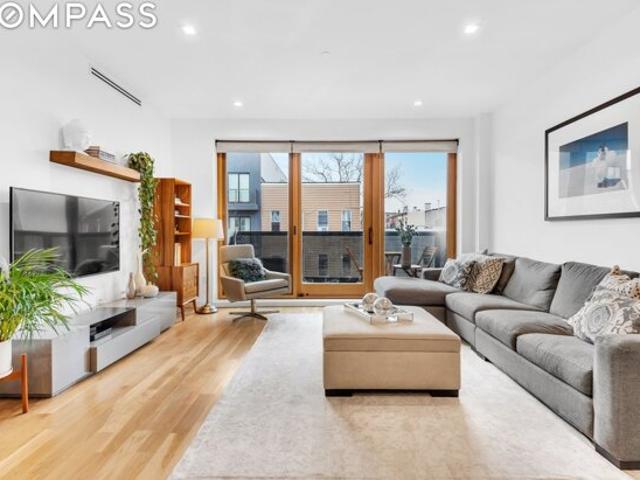 Condo for sale in Arverne, New York