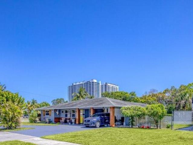 House for sale in Lake Park