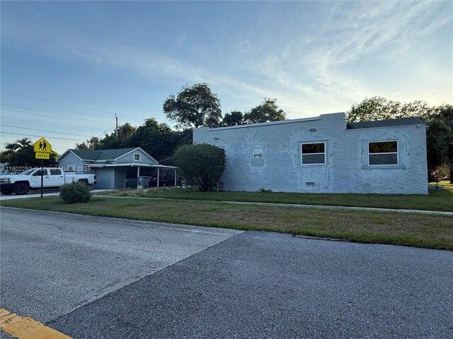 House for sale in Lake Park