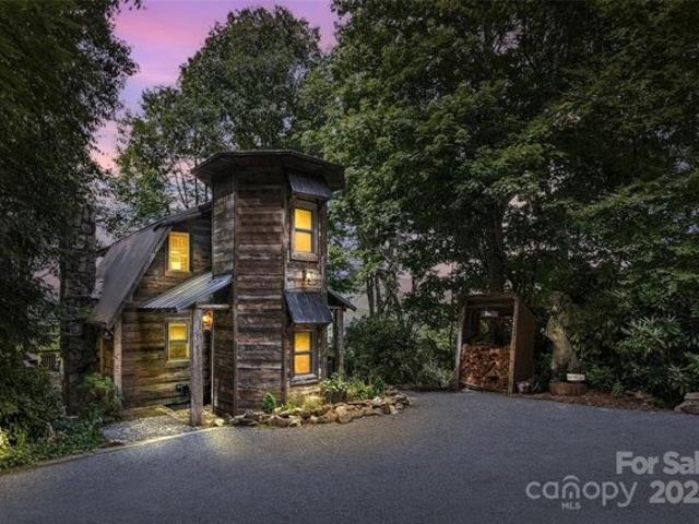 House for sale in Maggie Valley