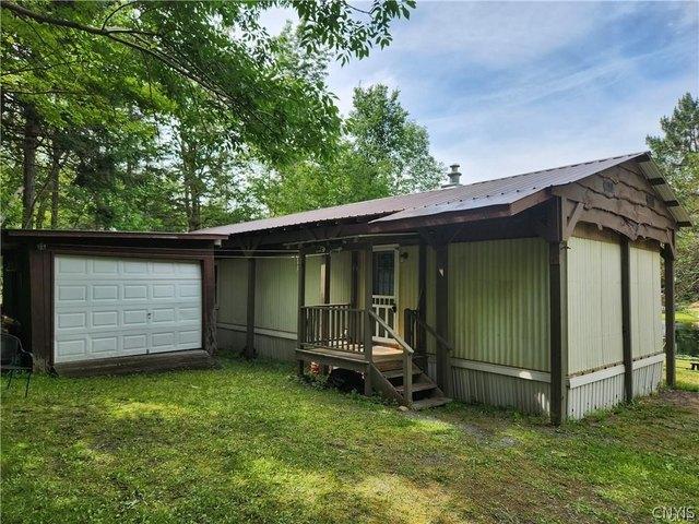 House for sale in Piseco, New York