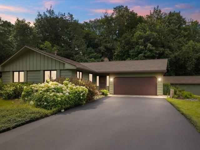House for sale in Mound