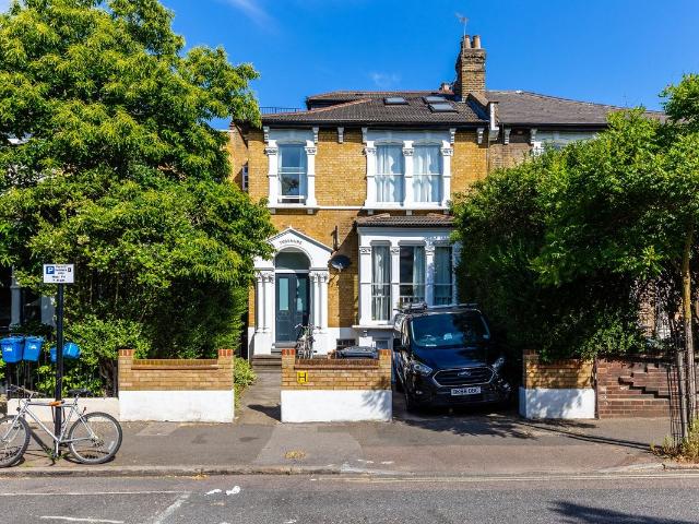 Apartment for rent in Upper Clapton, Greater London