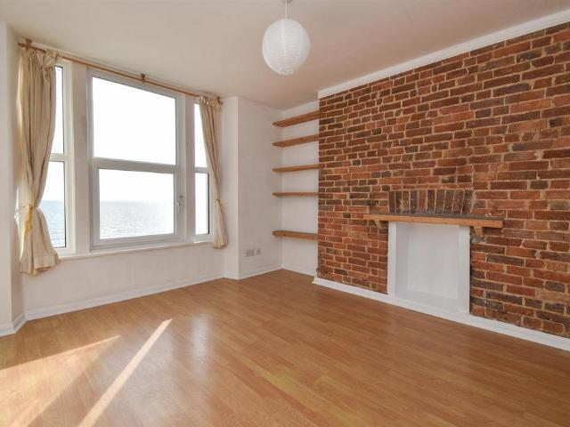 Apartment for rent in Bohemia, Guestling Green