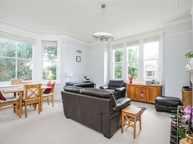 Apartment for rent in Kew, Greater London