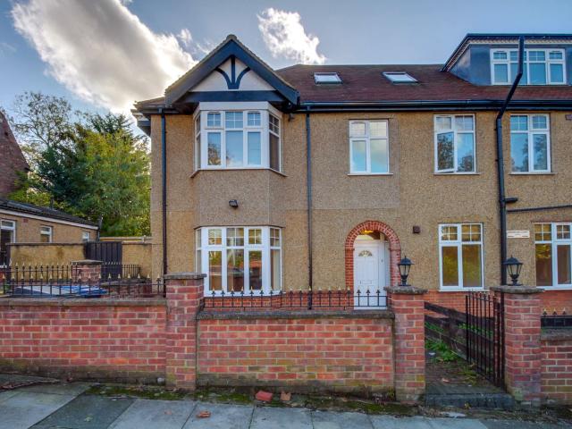 Apartment for rent in West Finchley, Greater London