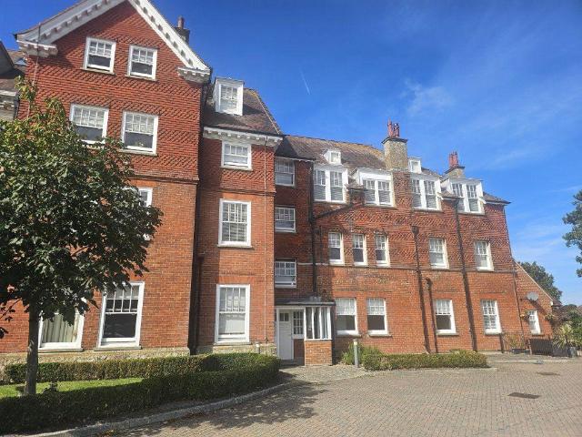 Apartment for rent in Golden Valley, Folkestone