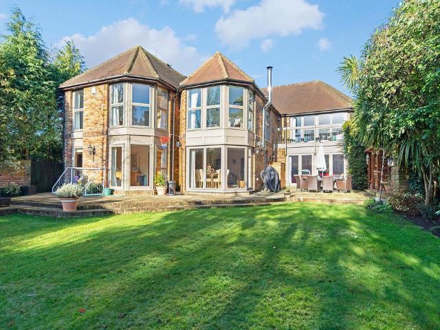Apartment for rent in London Borough of Merton, Greater London