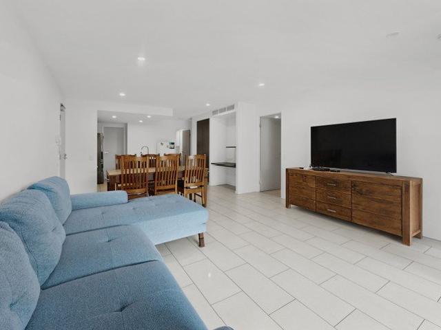 Apartment for sale in Indooroopilly, Greater Brisbane