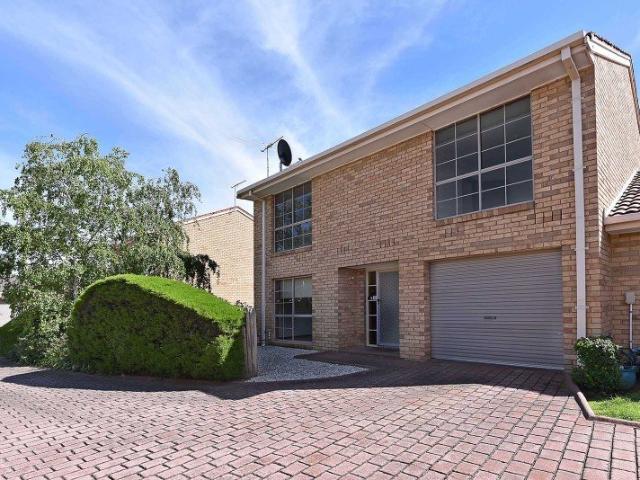 Townhouse for rent in Keilor East, Melbourne