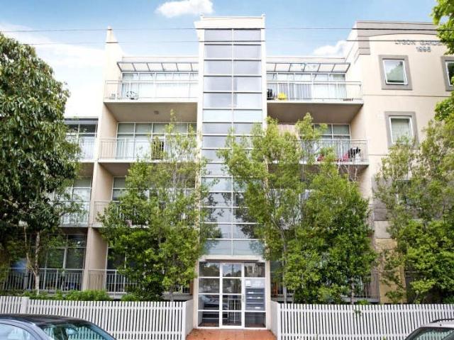 Apartment for rent in Carlton North