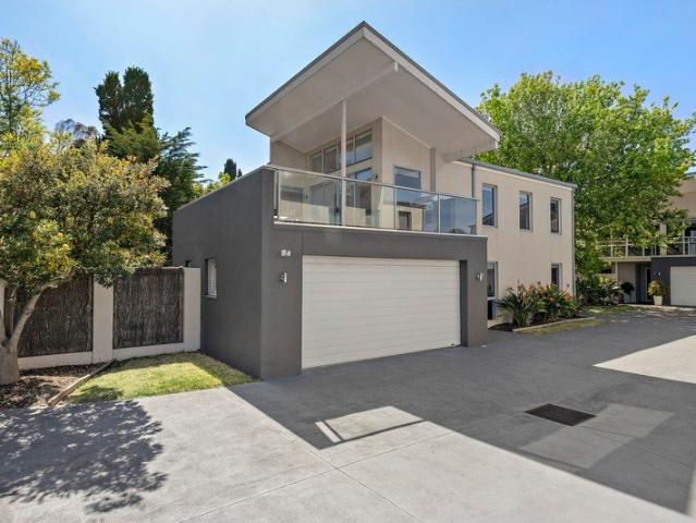 Townhouse for rent in Camerons Creek, Victoria