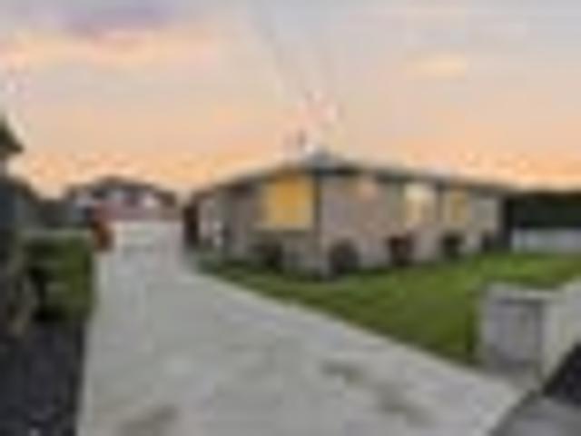 House for sale in Chaslands, Canterbury