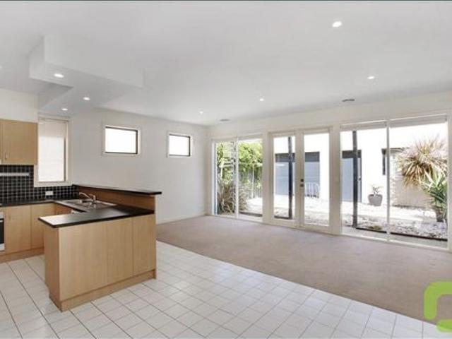 Townhouse for rent in Camerons Creek, Victoria