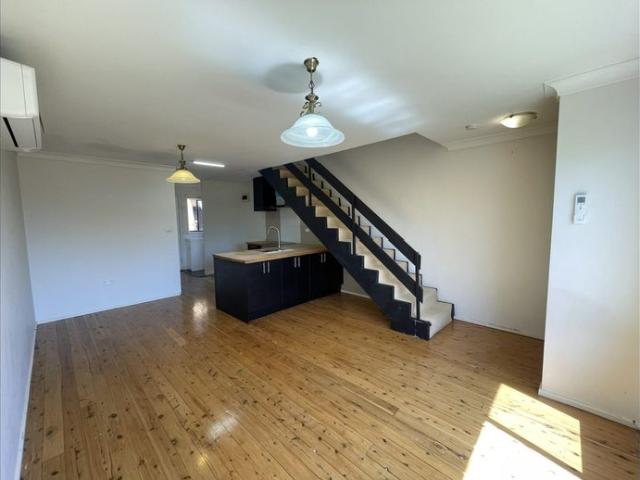 Townhouse for rent in Sydney, New South Wales