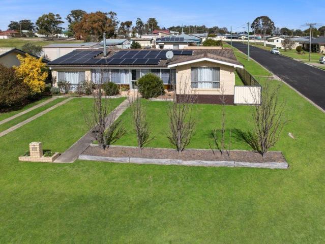 House for sale in Stanthorpe, Queensland