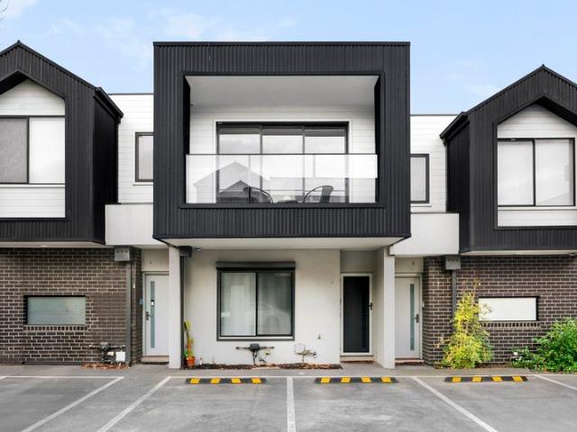 Townhouse for sale in Camerons Creek, Victoria