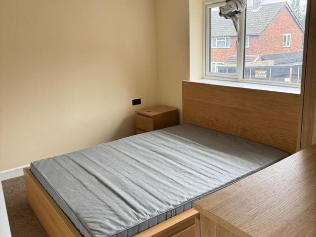 Room for rent in London Borough of Ealing, Greenford