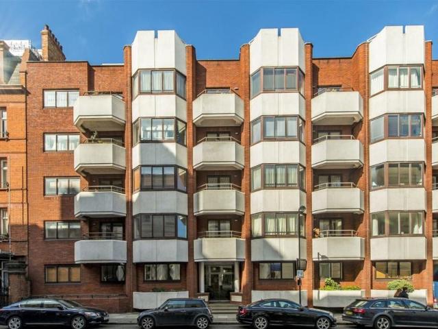 House for rent in Royal Borough of Kensington and Chelsea, Greater London