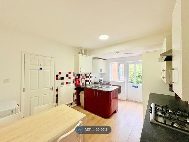 Room for rent in Cannon Park, West Midlands