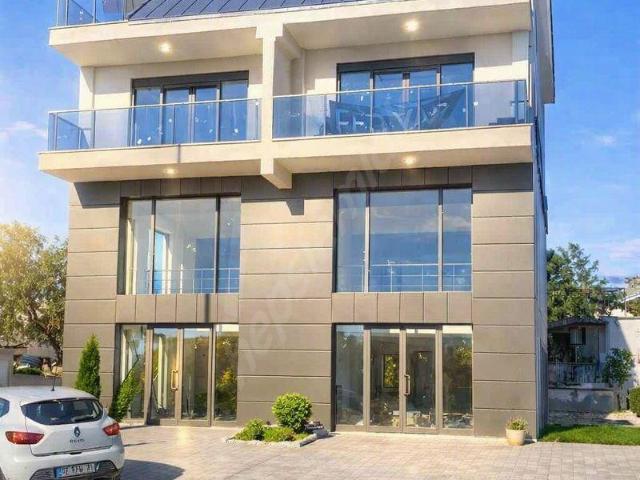 Antalya, Muratpaşa içerisinde satılık Dükkan
