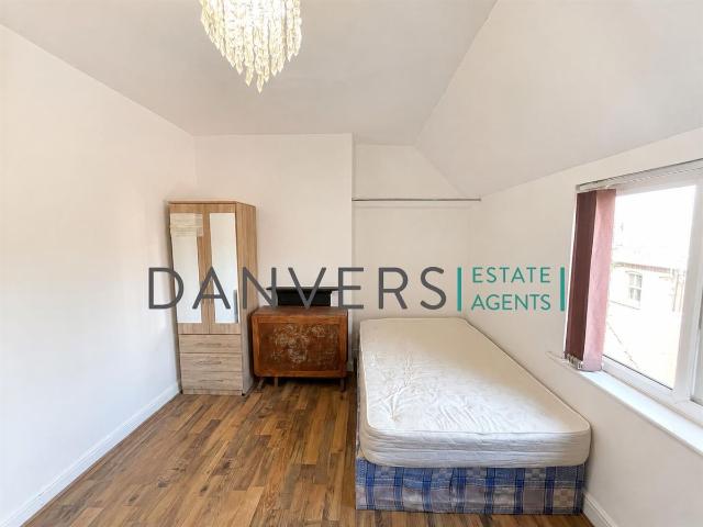 Room for rent in Highfields, Old Wharf