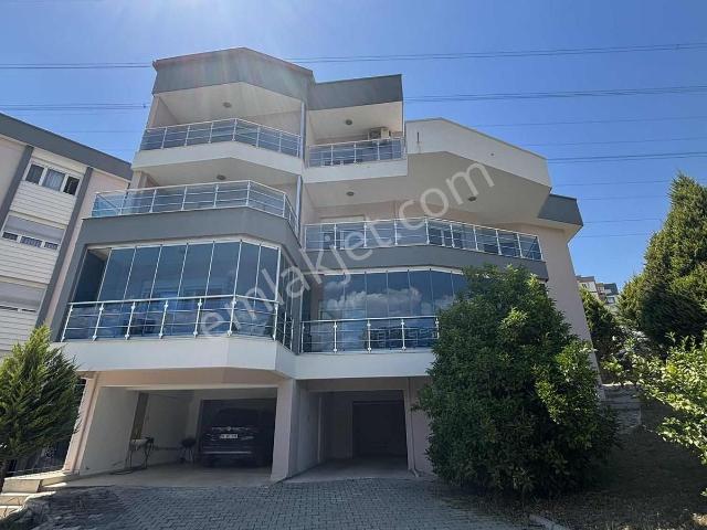 Bornova, İzmir içerisinde satılık Villa
