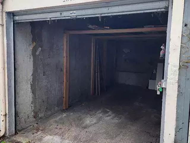 Garage vente à Évry-Centre, Évry-Courcouronnes