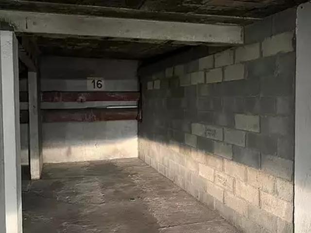 Garage location à Évry, Petit-bourg