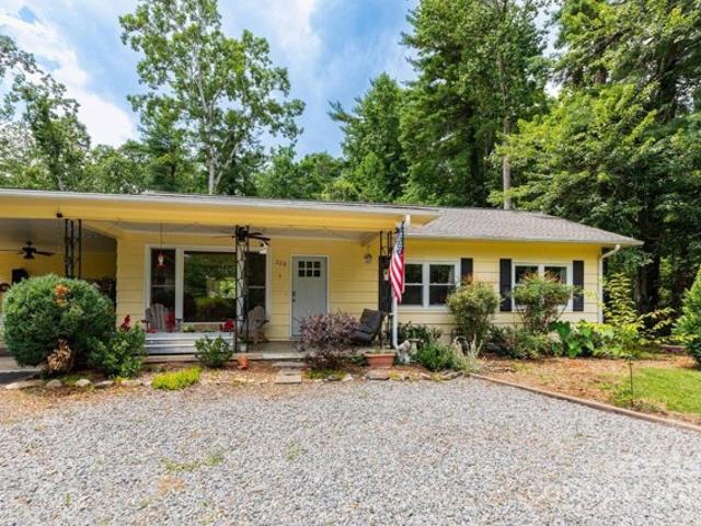 House for sale in Hendersonville