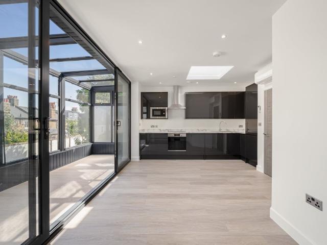 Apartment for rent in Surbiton, Greater London
