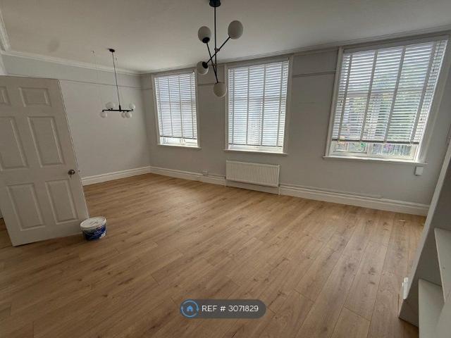 Room for rent in Royal Borough of Kingston upon Thames, Greater London
