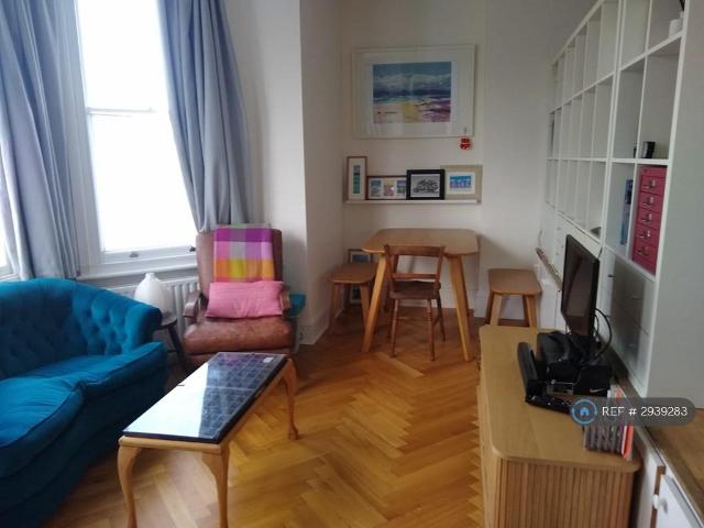 Apartment for rent in Surbiton, Greater London