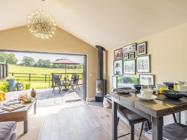 House for rent in Fole, Surrey